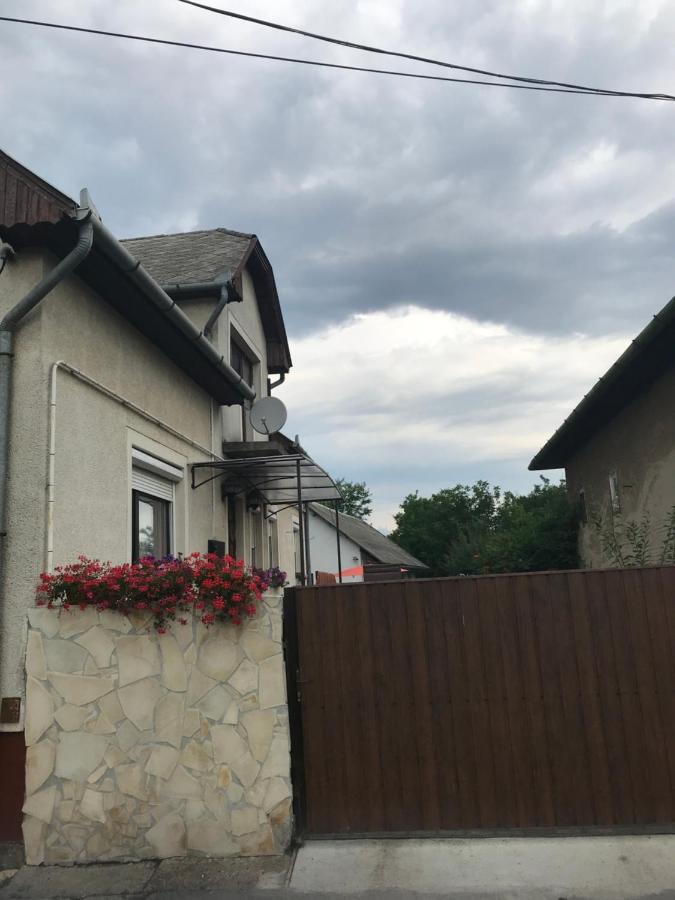 Apartmán Agi Fogado Kisujszallas Exteriér fotografie